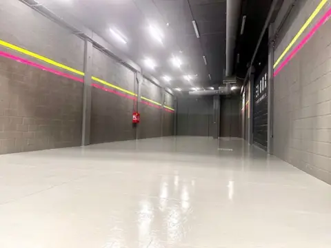 Nave industrial en Nueva Andalucía