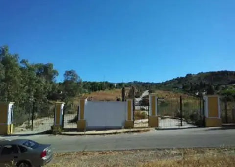 Terreno en Miralmonte