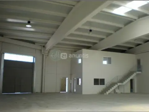 Nave industrial en calle de Guadarrama