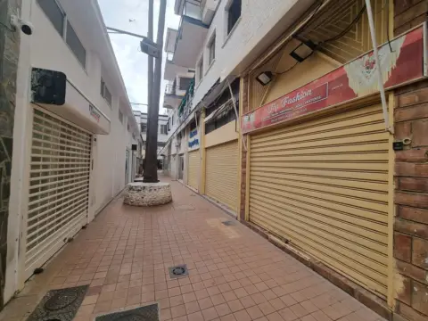 Local comercial en Pasaje Las Palmeras