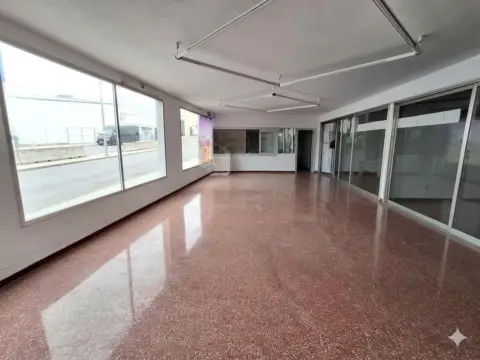 Nave industrial en Avenida de Tarazona, 22
