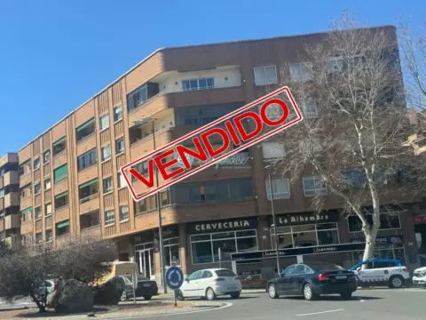 Piso en José Zorrilla - Cristo del Mercado