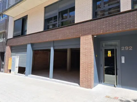 Local comercial en Poble Nou. Zona Esportiva