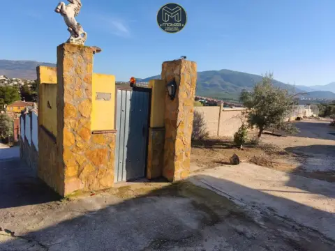 Chalet en Afueras de Jaén - Cerromolina