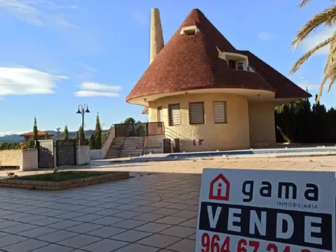 Chalet en calle de los Olivos