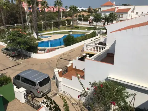 Casa adosada en Islantilla - Urbasur