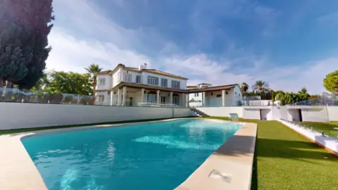 Chalet en Avenida de los Sauces