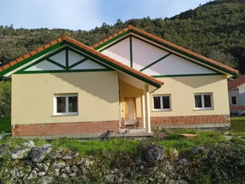 Chalet en Barrio de la Llueva