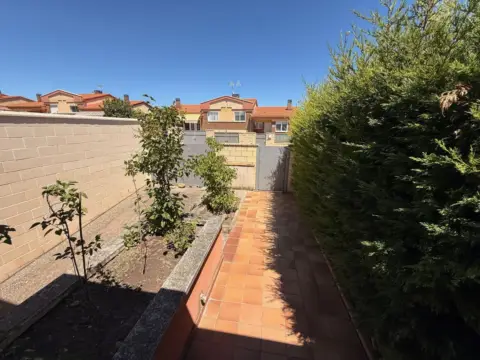 Chalet pareado en Magaz de Pisuerga