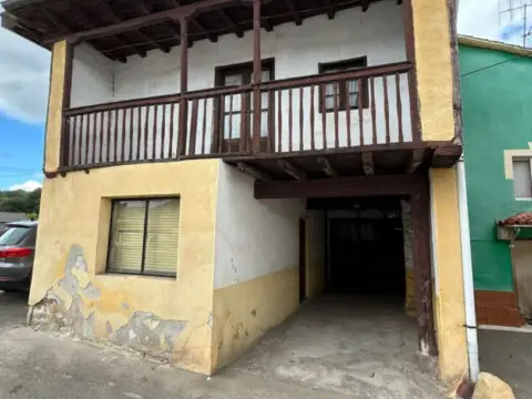 Casa en calle Helecha