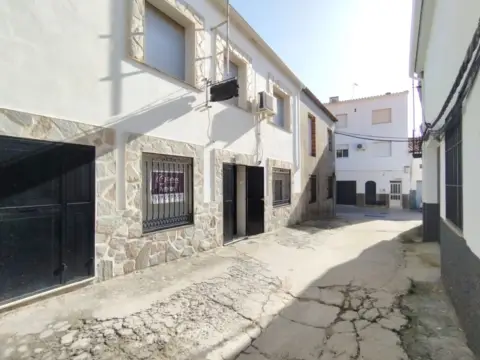 Casa adosada en calle Cerro