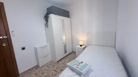 Habitación en Avenida Alta