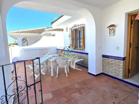 Casa adosada en Urbanización Cotomar