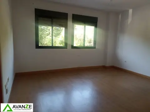 Piso en Polígonos - Albarregas