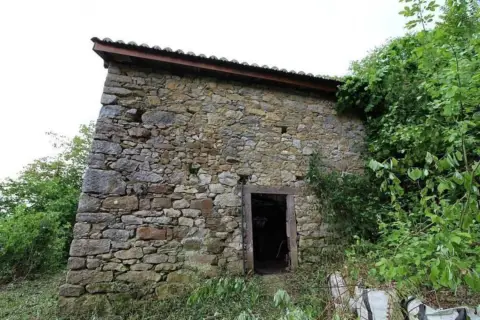Finca rústica en calle Maramuñiz, nº 24