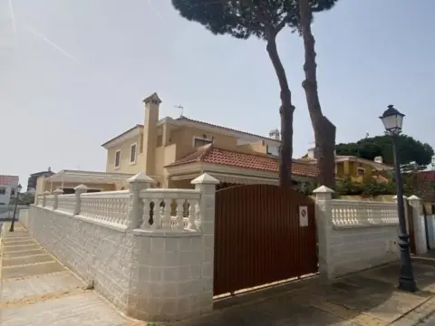 Chalet en Islantilla - Urbasur