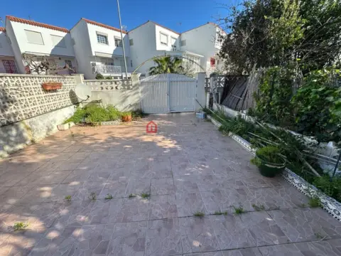 Casa adosada en Carrer de José Bellido Mor