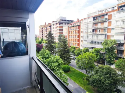 Piso en Avda. Manuel Rivera