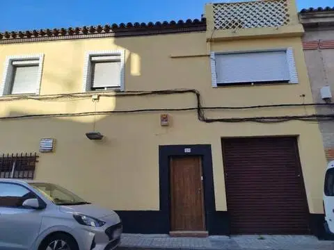 Chalet en Oliver-Valdefierro