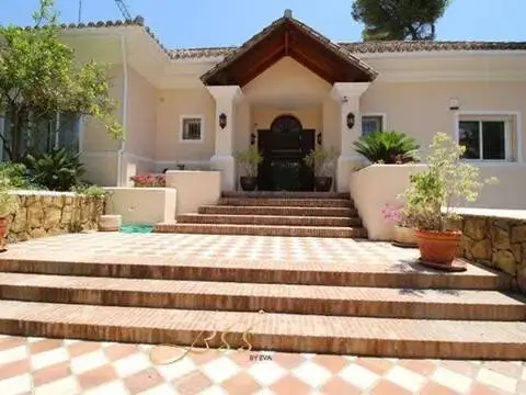Chalet en Nueva Andalucía-Centro