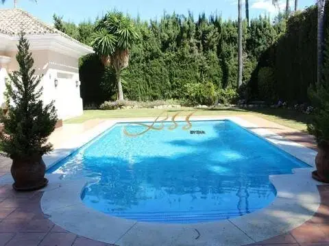 Casa – Simancas, Urbanización Entrepinos, Valladolid