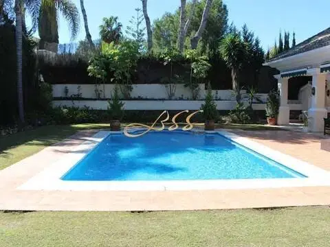 Chalet en Nueva Andalucía-Centro