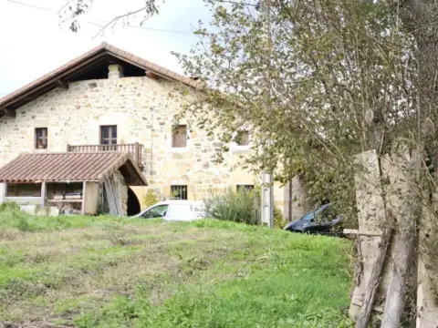 Casa rústica en calle Carretera San Marko, 18