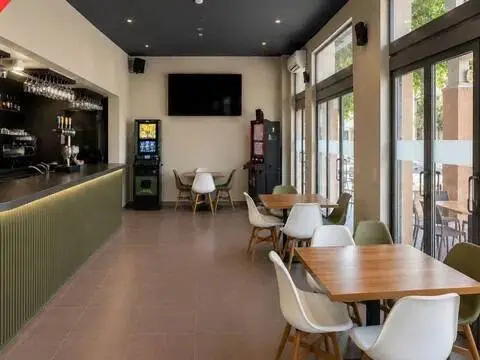 Local comercial en Palomeras Bajas