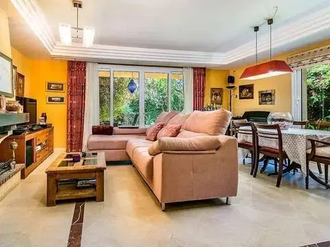 Casa adosada en Urbanización Calahonda-Golf-Riviera del Sol-Miraflores