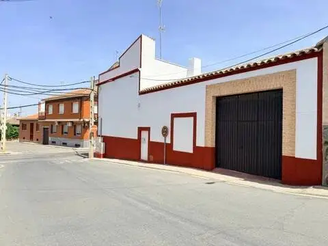 Casa adosada en Consuegra