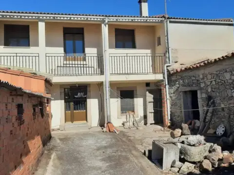 Chalet en Bermillo de Sayago