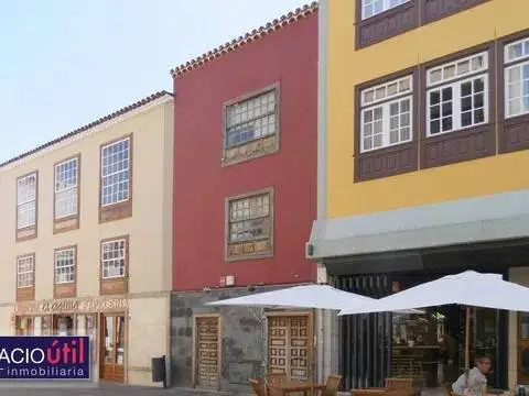 Edificio en calle Obispo Rey Redondo