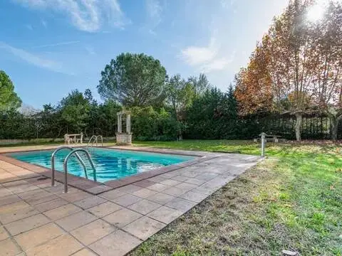 Chalet en calle Can Baells, 32