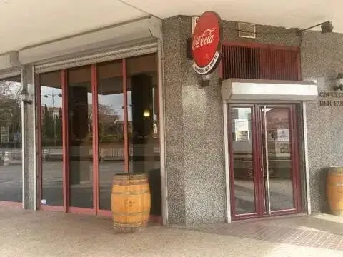 Local comercial en Huerta del Rey-Arturo Eyríes