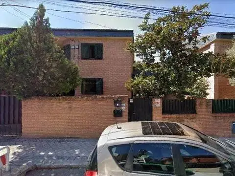 Casa adosada en calle de Rafael Villa