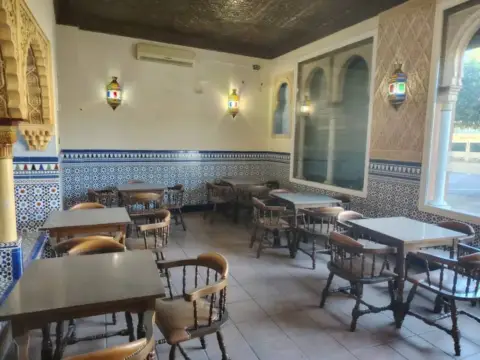 Local comercial en Entrenúcleos