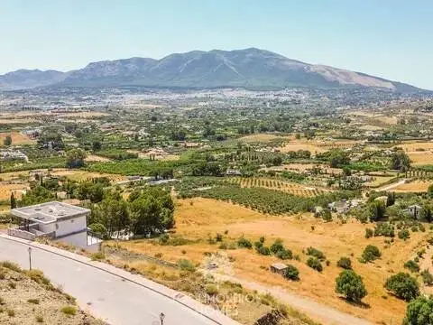 Terreno en calle Genalguacil