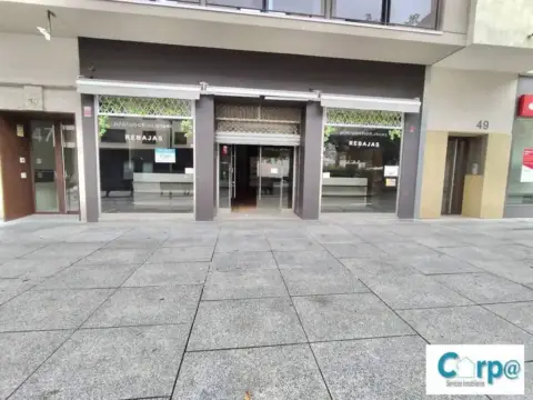 Local comercial en Ensanches - Zabalguneak