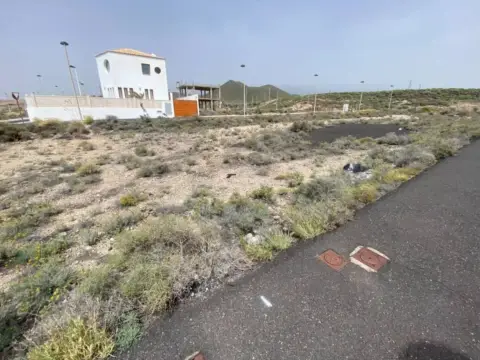 Terreno en calle de la Marina