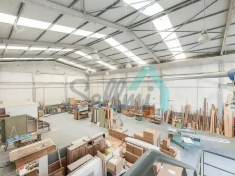 Nave industrial en Granda-Tiñana-Hevia