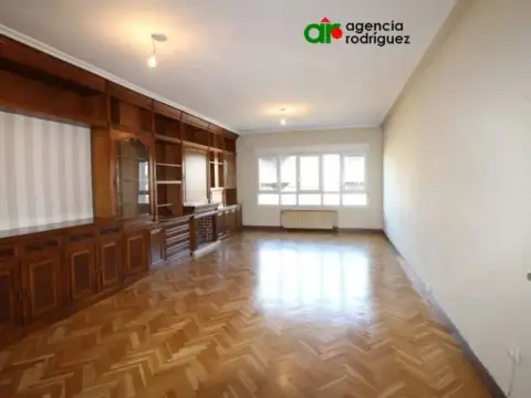 Pis – Oviedo
