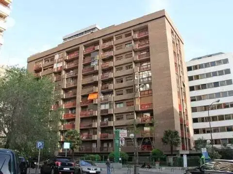 Garaje en calle de la Infanta Mercedes
