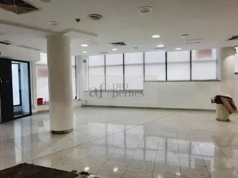 Local comercial en calle de Urzáiz