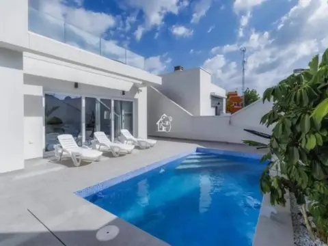 Chalet en Los Montesinos