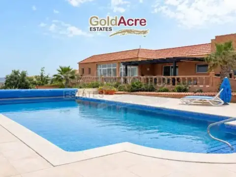 Chalet en La Oliva