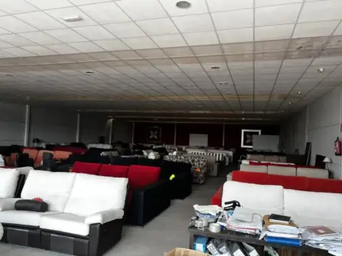 Nave industrial en Benimuslem