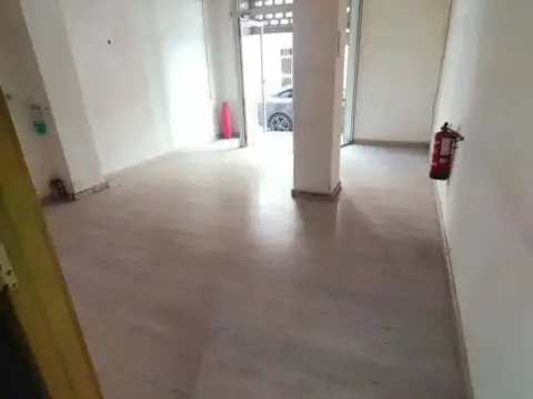 Local comercial en Reina Victoria-Poeta Miguel Hernández