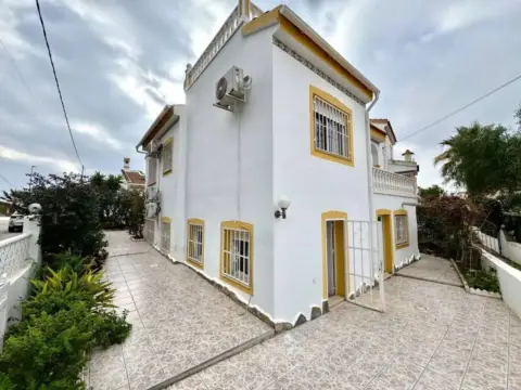 Chalet en Algorfa