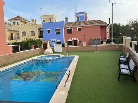 Casa adosada en Roda