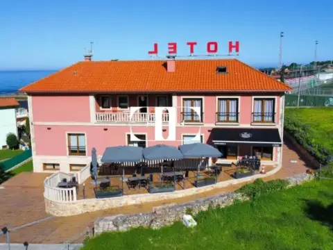 Edificio en Burgueira